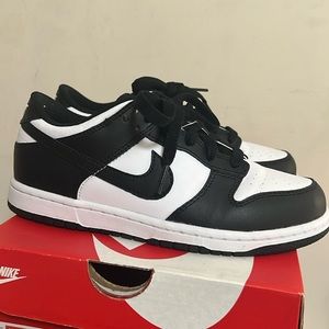 Nike dunk low panda size 3 kids